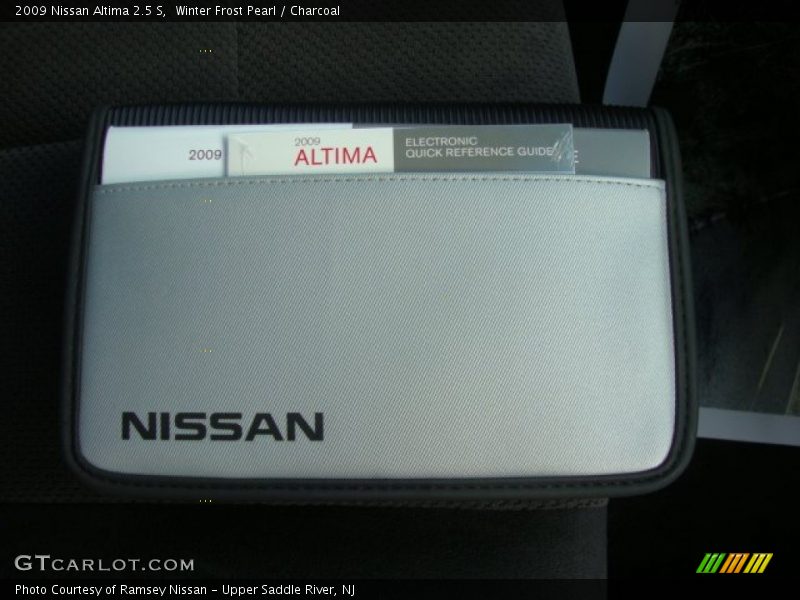 Winter Frost Pearl / Charcoal 2009 Nissan Altima 2.5 S