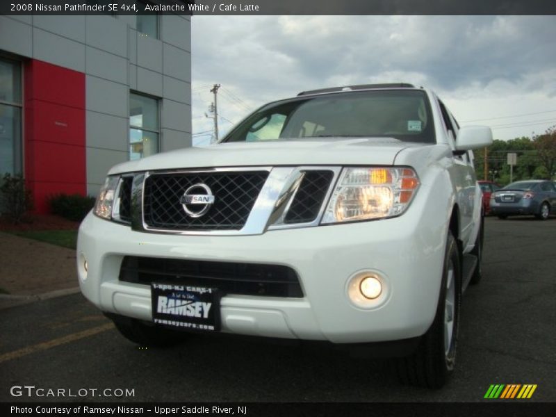 Avalanche White / Cafe Latte 2008 Nissan Pathfinder SE 4x4