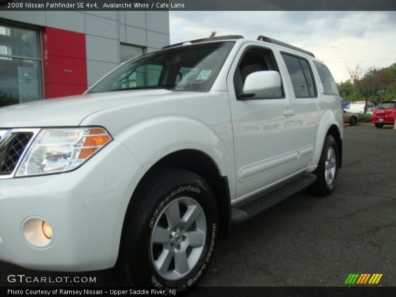 Avalanche White / Cafe Latte 2008 Nissan Pathfinder SE 4x4