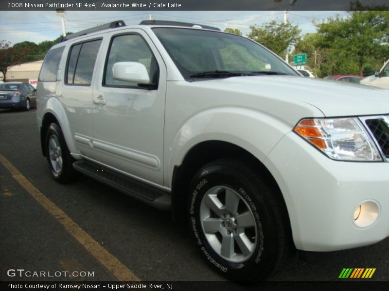 Avalanche White / Cafe Latte 2008 Nissan Pathfinder SE 4x4