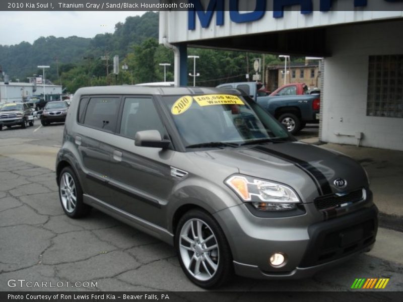 Titanium Gray / Sand/Black Houndstooth Cloth 2010 Kia Soul !