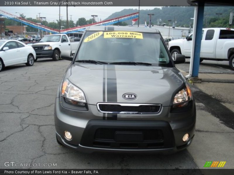 Titanium Gray / Sand/Black Houndstooth Cloth 2010 Kia Soul !