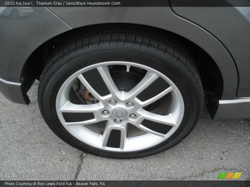 Titanium Gray / Sand/Black Houndstooth Cloth 2010 Kia Soul !