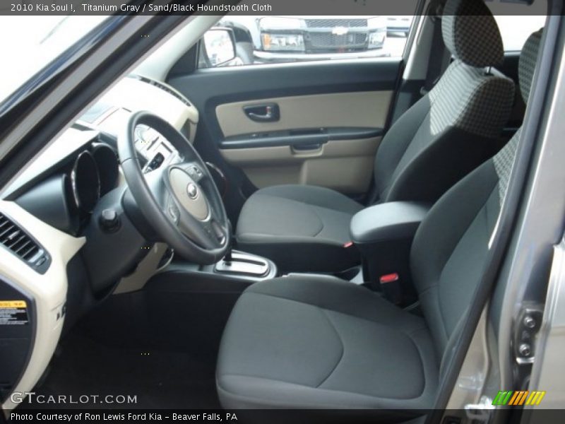 Titanium Gray / Sand/Black Houndstooth Cloth 2010 Kia Soul !