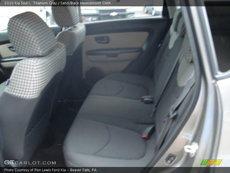 Titanium Gray / Sand/Black Houndstooth Cloth 2010 Kia Soul !