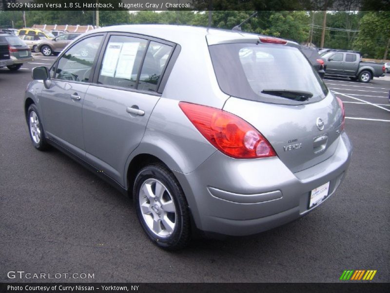 Magnetic Gray / Charcoal 2009 Nissan Versa 1.8 SL Hatchback