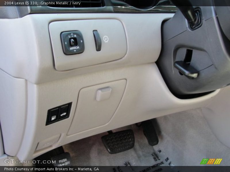 Graphite Metallic / Ivory 2004 Lexus ES 330