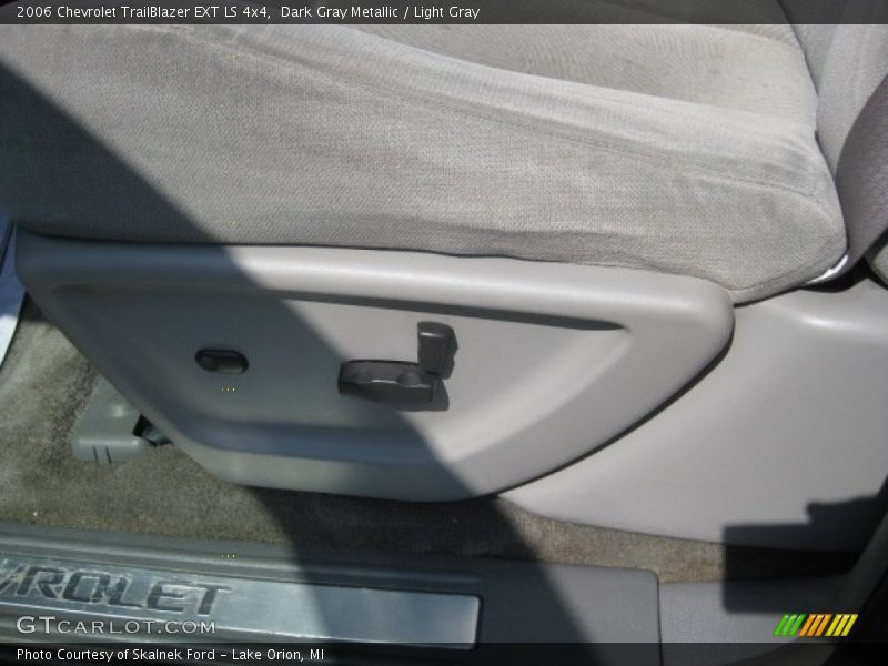 Dark Gray Metallic / Light Gray 2006 Chevrolet TrailBlazer EXT LS 4x4