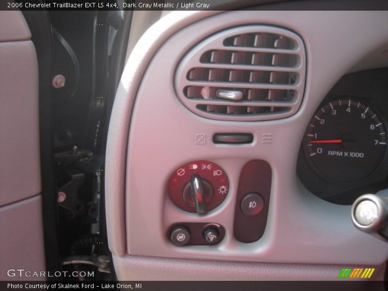 Dark Gray Metallic / Light Gray 2006 Chevrolet TrailBlazer EXT LS 4x4