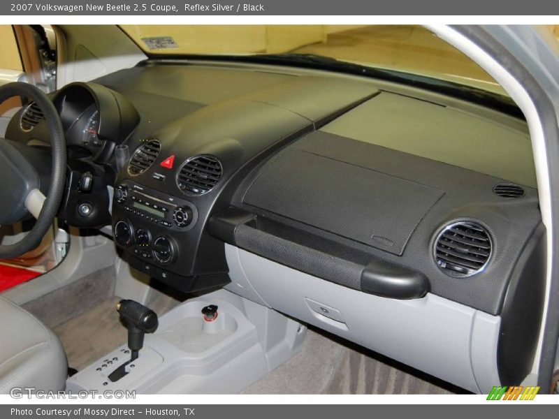 Reflex Silver / Black 2007 Volkswagen New Beetle 2.5 Coupe