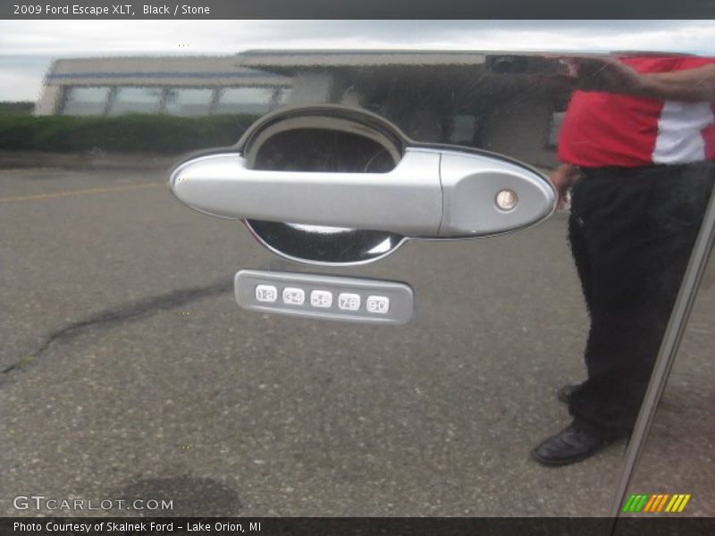 Black / Stone 2009 Ford Escape XLT