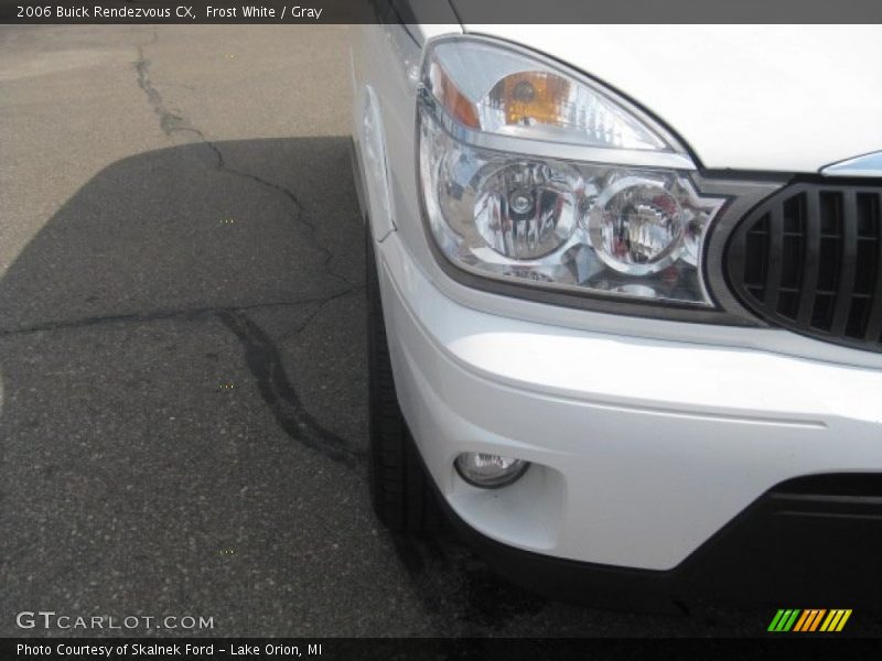 Frost White / Gray 2006 Buick Rendezvous CX