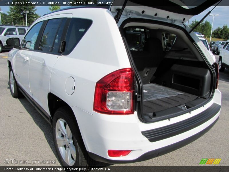 Bright White / Dark Slate Gray 2011 Jeep Compass 2.0 Latitude