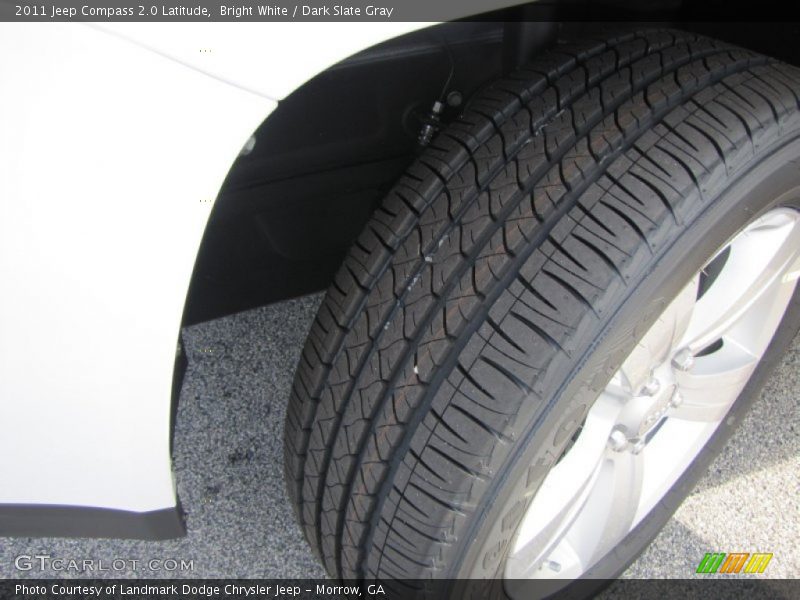 Bright White / Dark Slate Gray 2011 Jeep Compass 2.0 Latitude