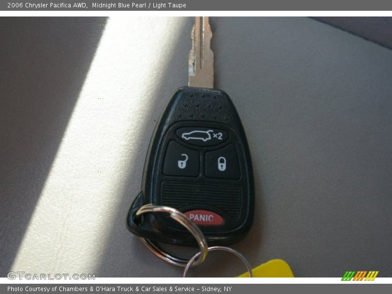 Midnight Blue Pearl / Light Taupe 2006 Chrysler Pacifica AWD