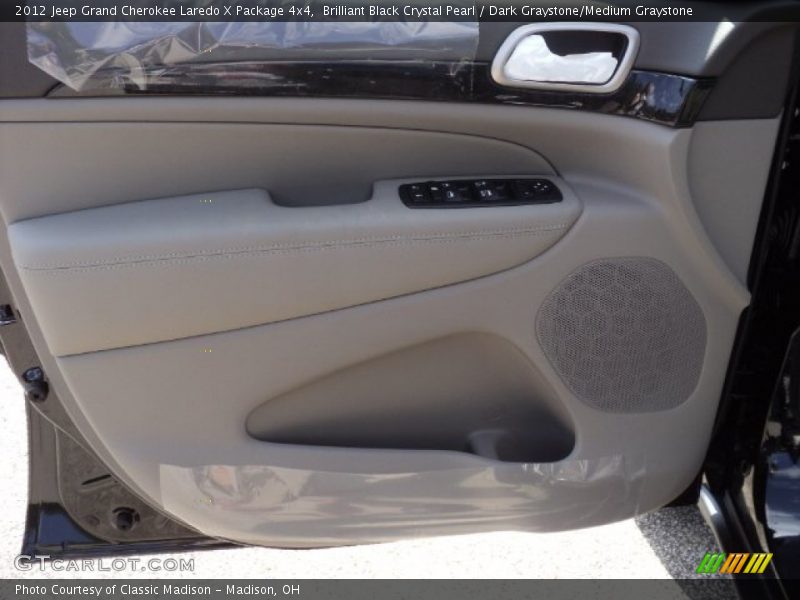 Brilliant Black Crystal Pearl / Dark Graystone/Medium Graystone 2012 Jeep Grand Cherokee Laredo X Package 4x4