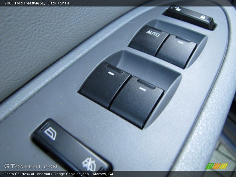 Black / Shale 2005 Ford Freestyle SE