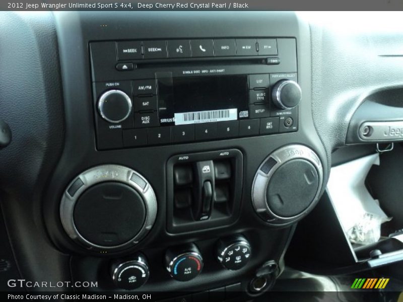 Controls of 2012 Wrangler Unlimited Sport S 4x4