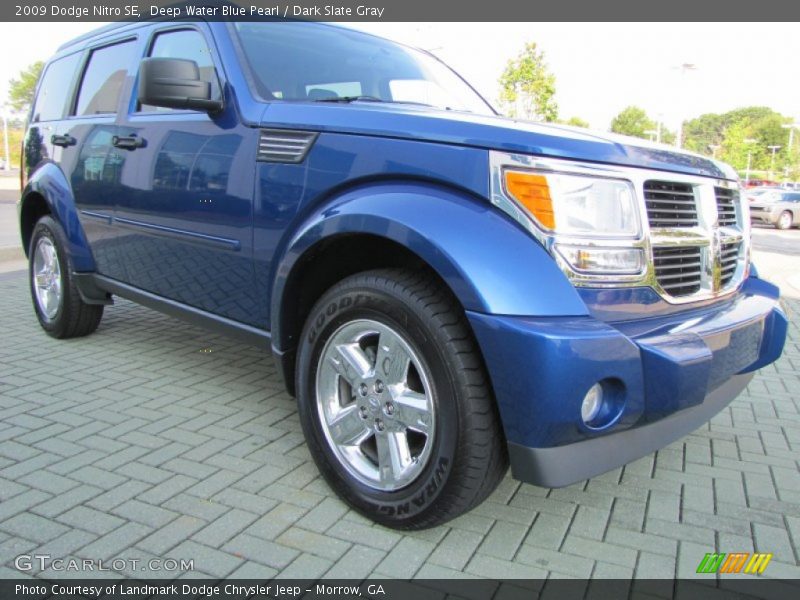 Front 3/4 View of 2009 Nitro SE