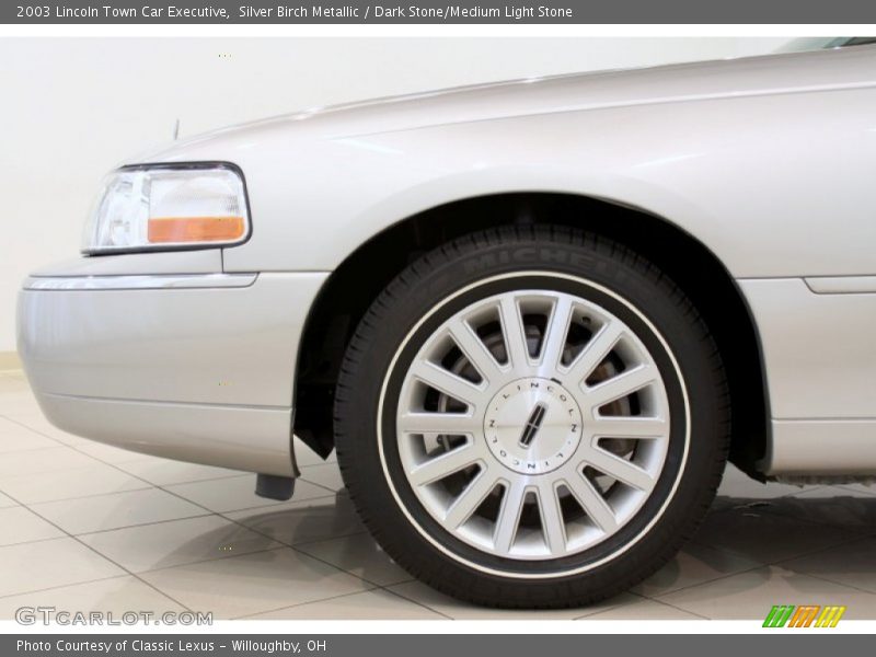  2003 Town Car Executive Wheel