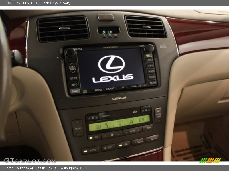 Black Onyx / Ivory 2002 Lexus ES 300