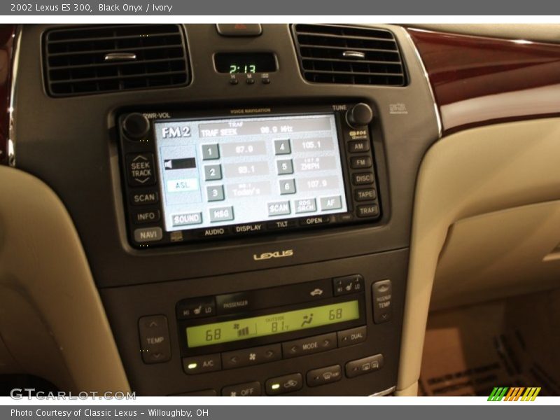Black Onyx / Ivory 2002 Lexus ES 300