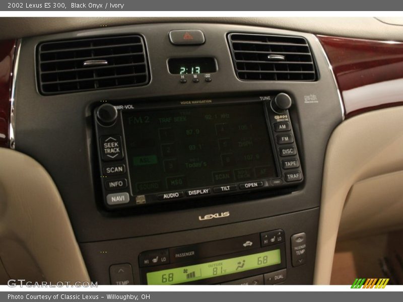 Black Onyx / Ivory 2002 Lexus ES 300