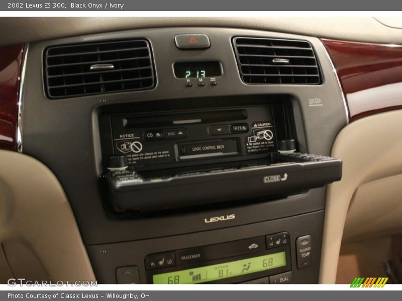 Black Onyx / Ivory 2002 Lexus ES 300