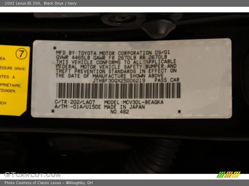 Black Onyx / Ivory 2002 Lexus ES 300
