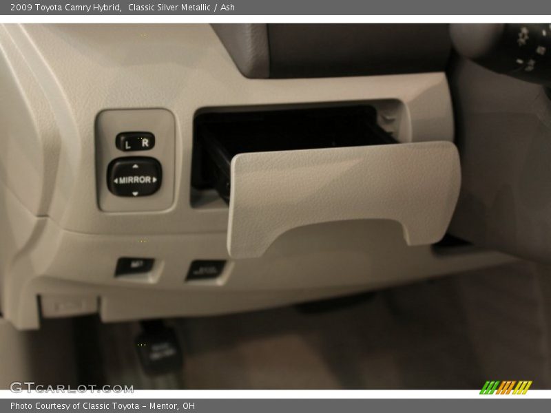 Classic Silver Metallic / Ash 2009 Toyota Camry Hybrid