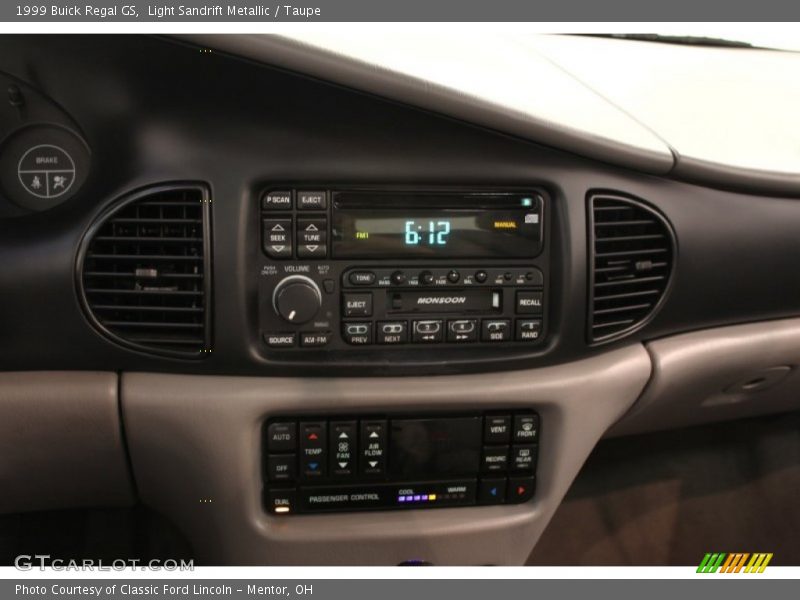 Light Sandrift Metallic / Taupe 1999 Buick Regal GS