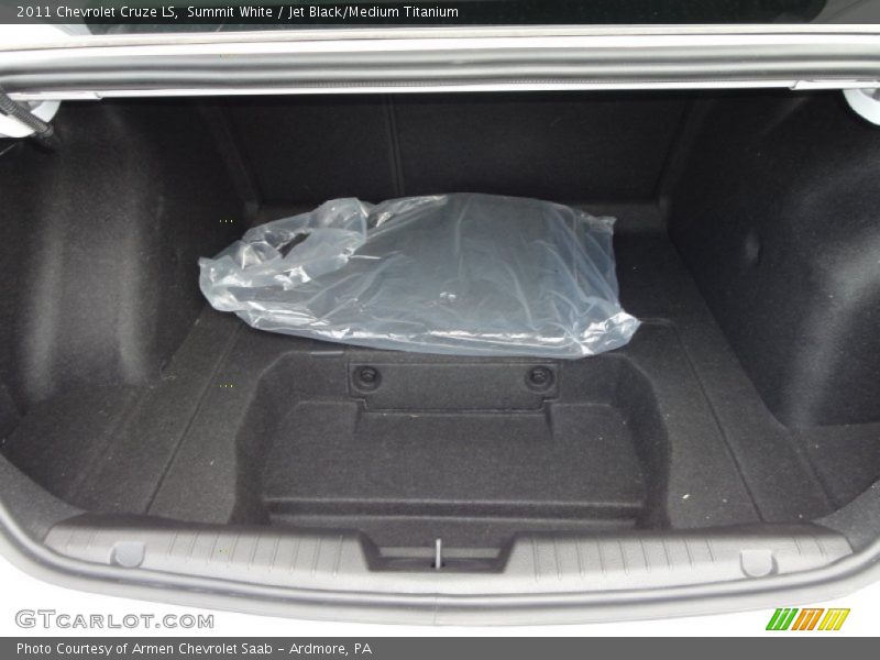 Summit White / Jet Black/Medium Titanium 2011 Chevrolet Cruze LS