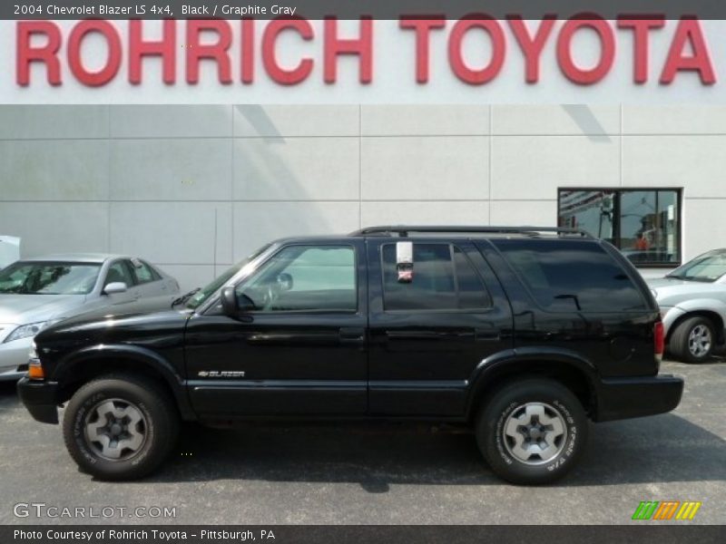 Black / Graphite Gray 2004 Chevrolet Blazer LS 4x4