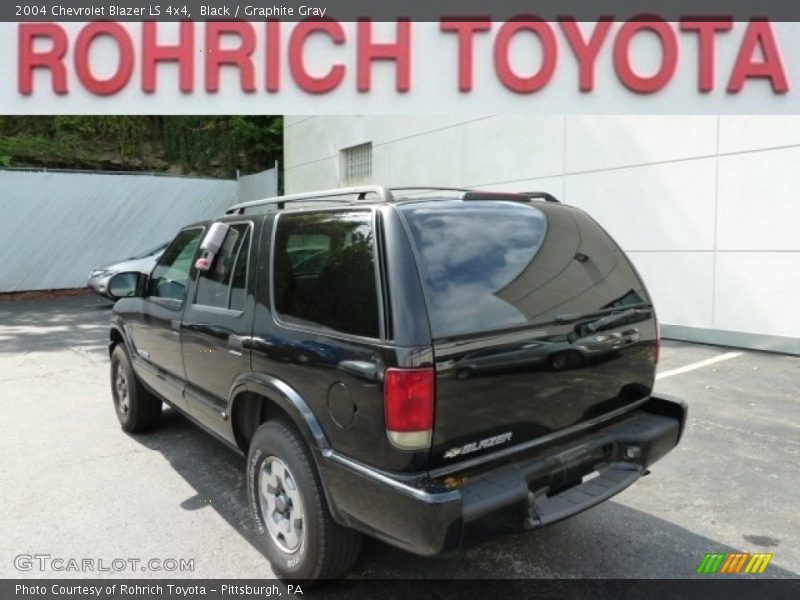 Black / Graphite Gray 2004 Chevrolet Blazer LS 4x4