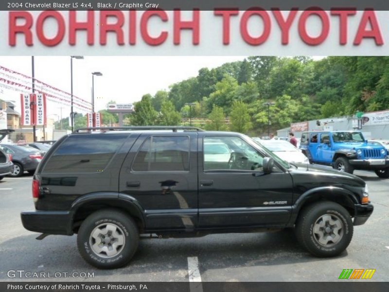 Black / Graphite Gray 2004 Chevrolet Blazer LS 4x4