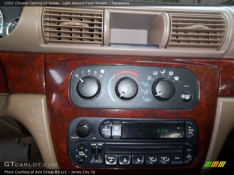 Light Almond Pearl Metallic / Sandstone 2002 Chrysler Sebring LX Sedan