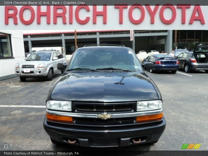 Black / Graphite Gray 2004 Chevrolet Blazer LS 4x4
