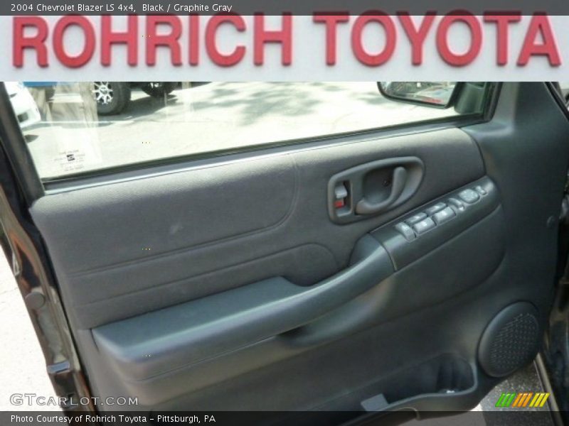 Black / Graphite Gray 2004 Chevrolet Blazer LS 4x4