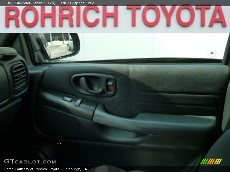 Black / Graphite Gray 2004 Chevrolet Blazer LS 4x4