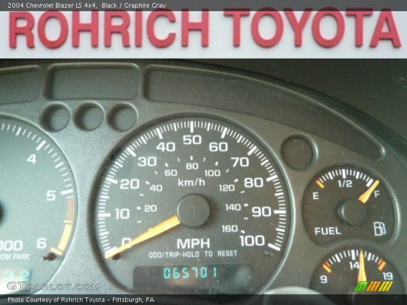 Black / Graphite Gray 2004 Chevrolet Blazer LS 4x4
