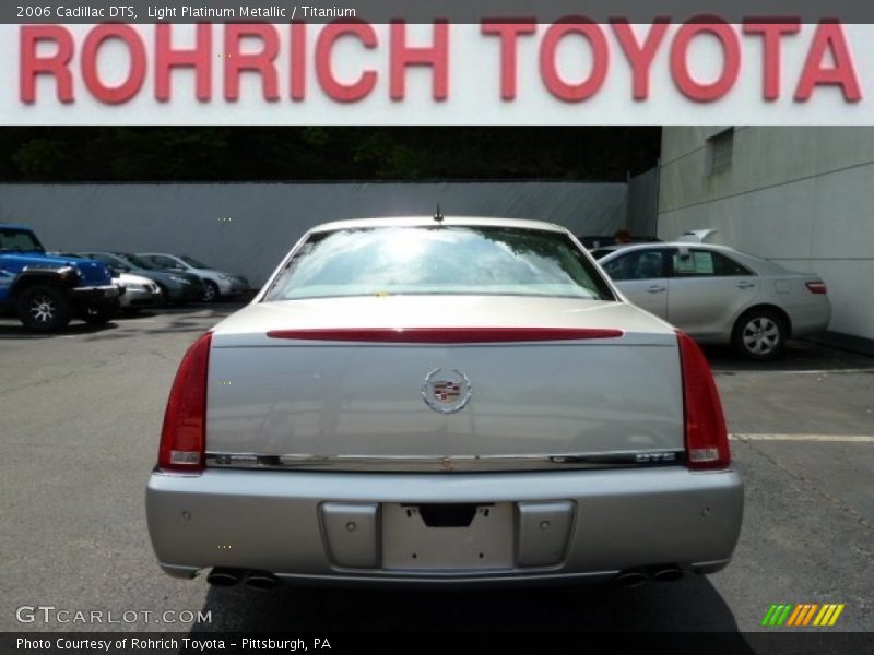 Light Platinum Metallic / Titanium 2006 Cadillac DTS