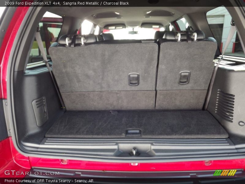 Sangria Red Metallic / Charcoal Black 2009 Ford Expedition XLT 4x4