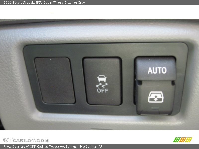 Super White / Graphite Gray 2011 Toyota Sequoia SR5
