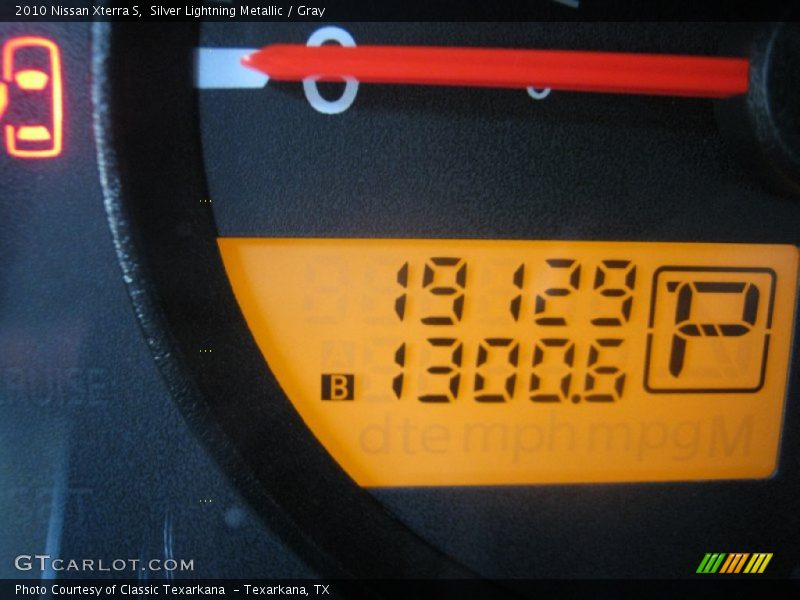 Silver Lightning Metallic / Gray 2010 Nissan Xterra S