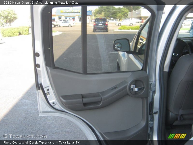 Silver Lightning Metallic / Gray 2010 Nissan Xterra S