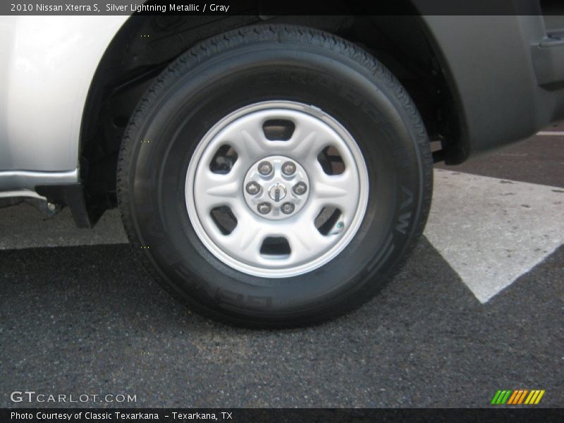 Silver Lightning Metallic / Gray 2010 Nissan Xterra S