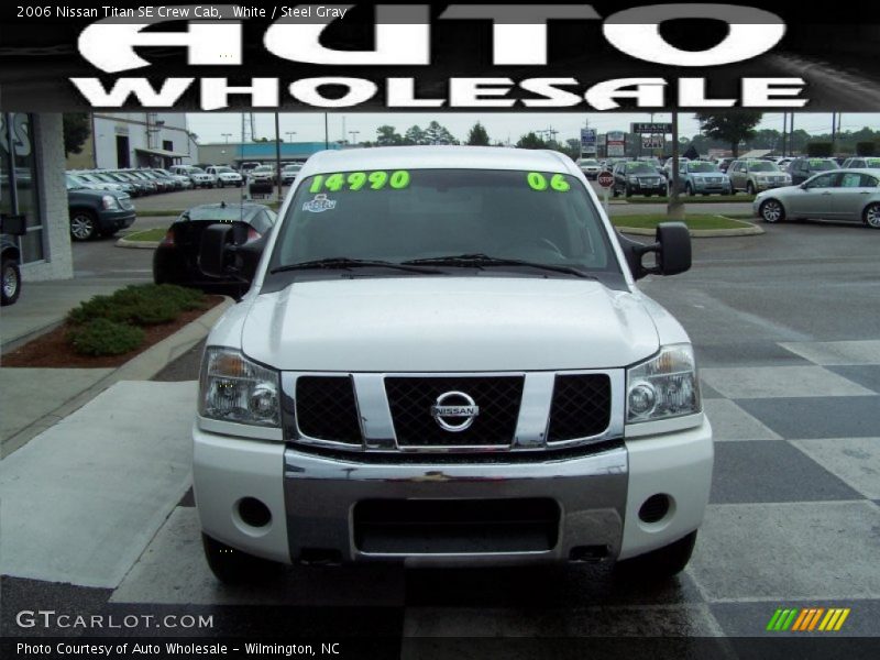 White / Steel Gray 2006 Nissan Titan SE Crew Cab