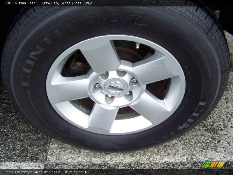White / Steel Gray 2006 Nissan Titan SE Crew Cab
