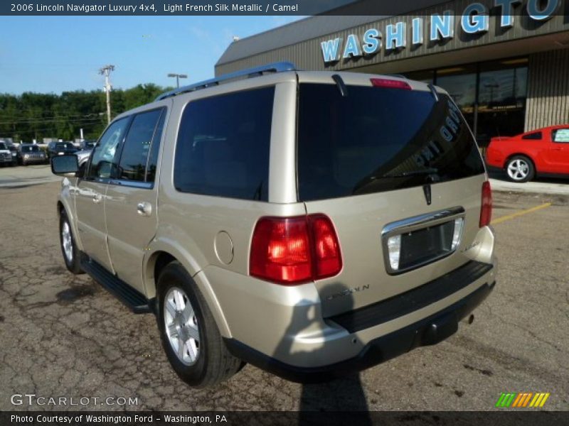 Light French Silk Metallic / Camel 2006 Lincoln Navigator Luxury 4x4