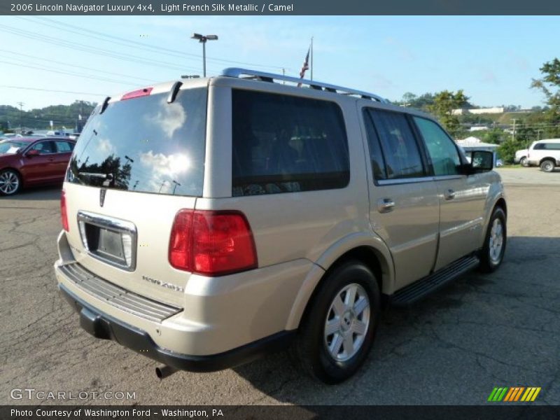 Light French Silk Metallic / Camel 2006 Lincoln Navigator Luxury 4x4